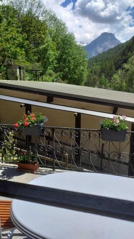 Les Vigneaux Hautes Alpes, Appartement 4 Personnes, Avec Belle Terrasse Panoramique Extérieur photo